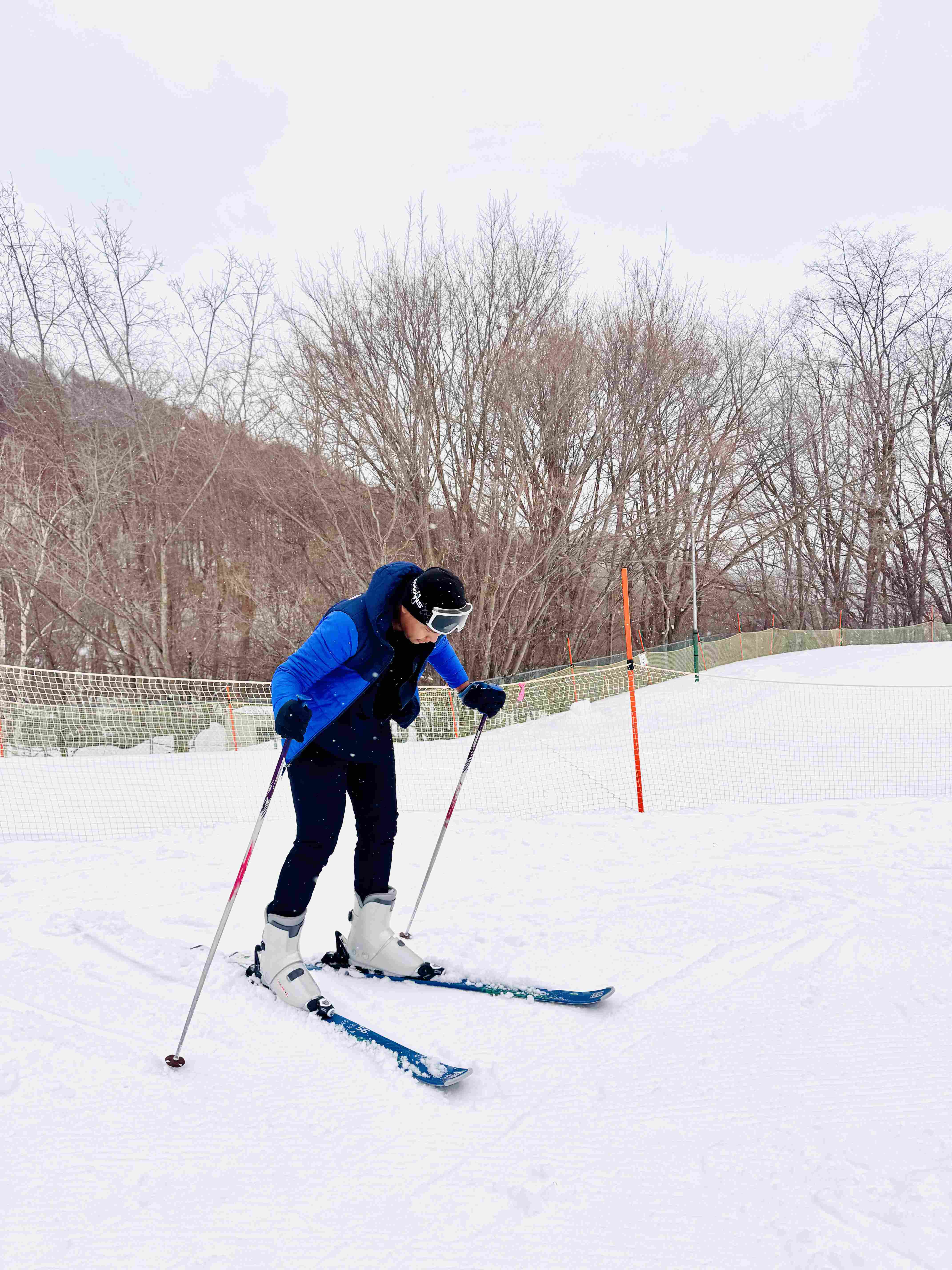 Practicing turning on skis