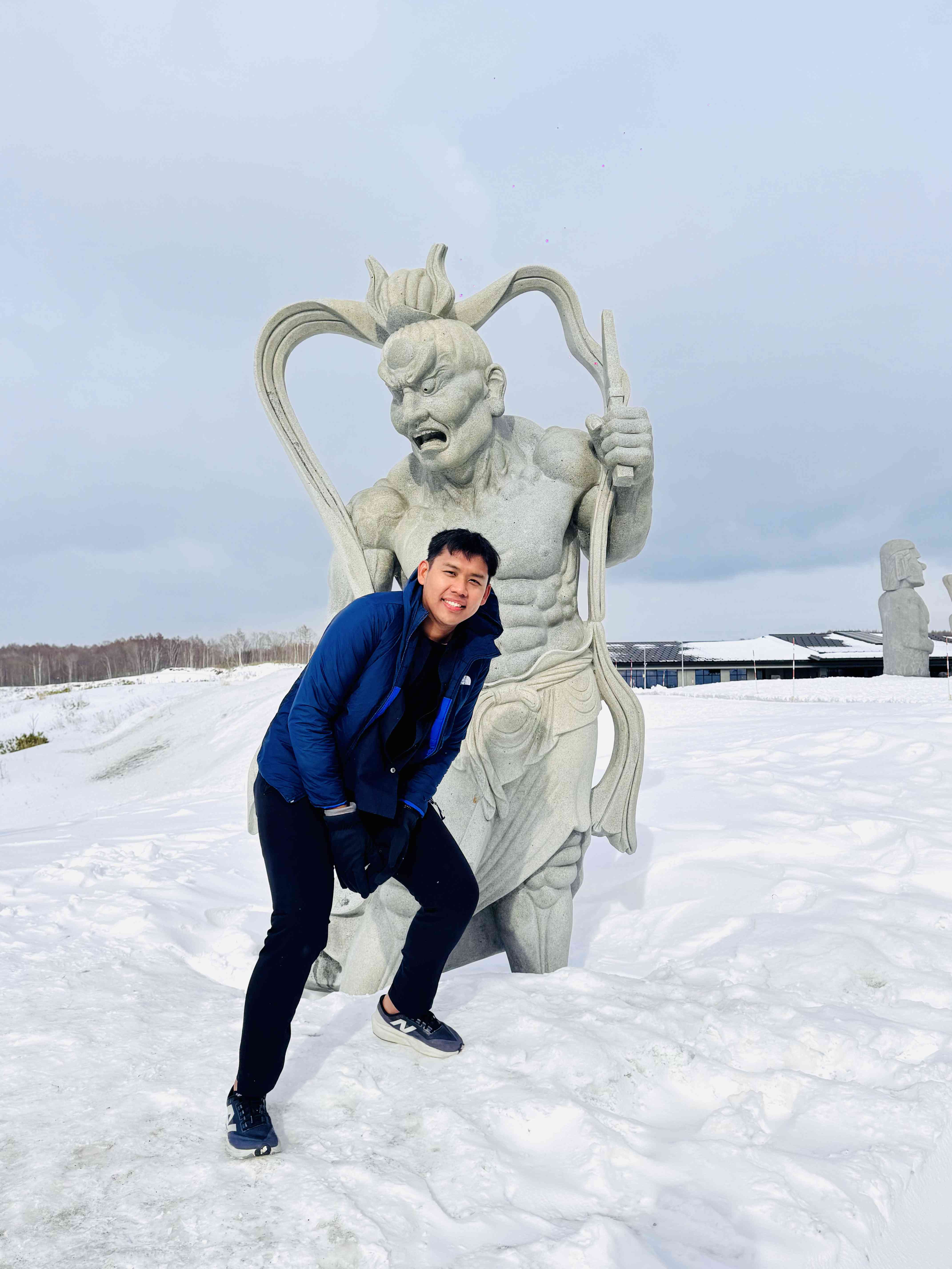 Photo with Kongōrikishi guardian statue