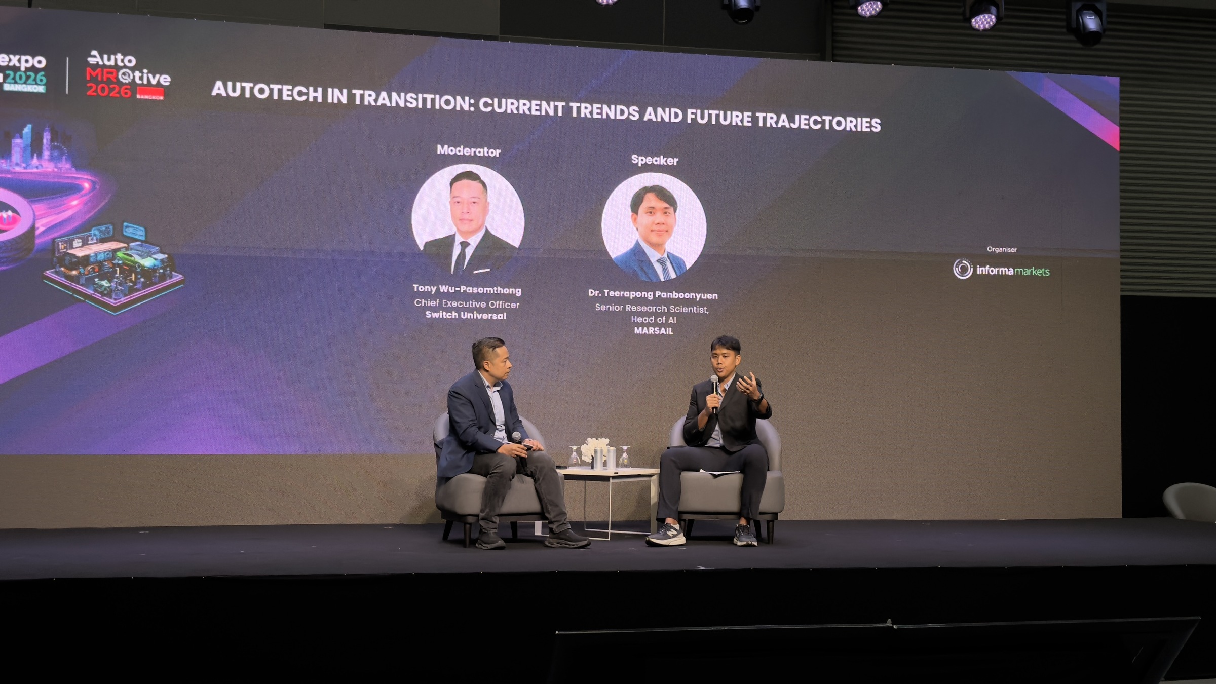 Explaining AI engineering challenges on stage