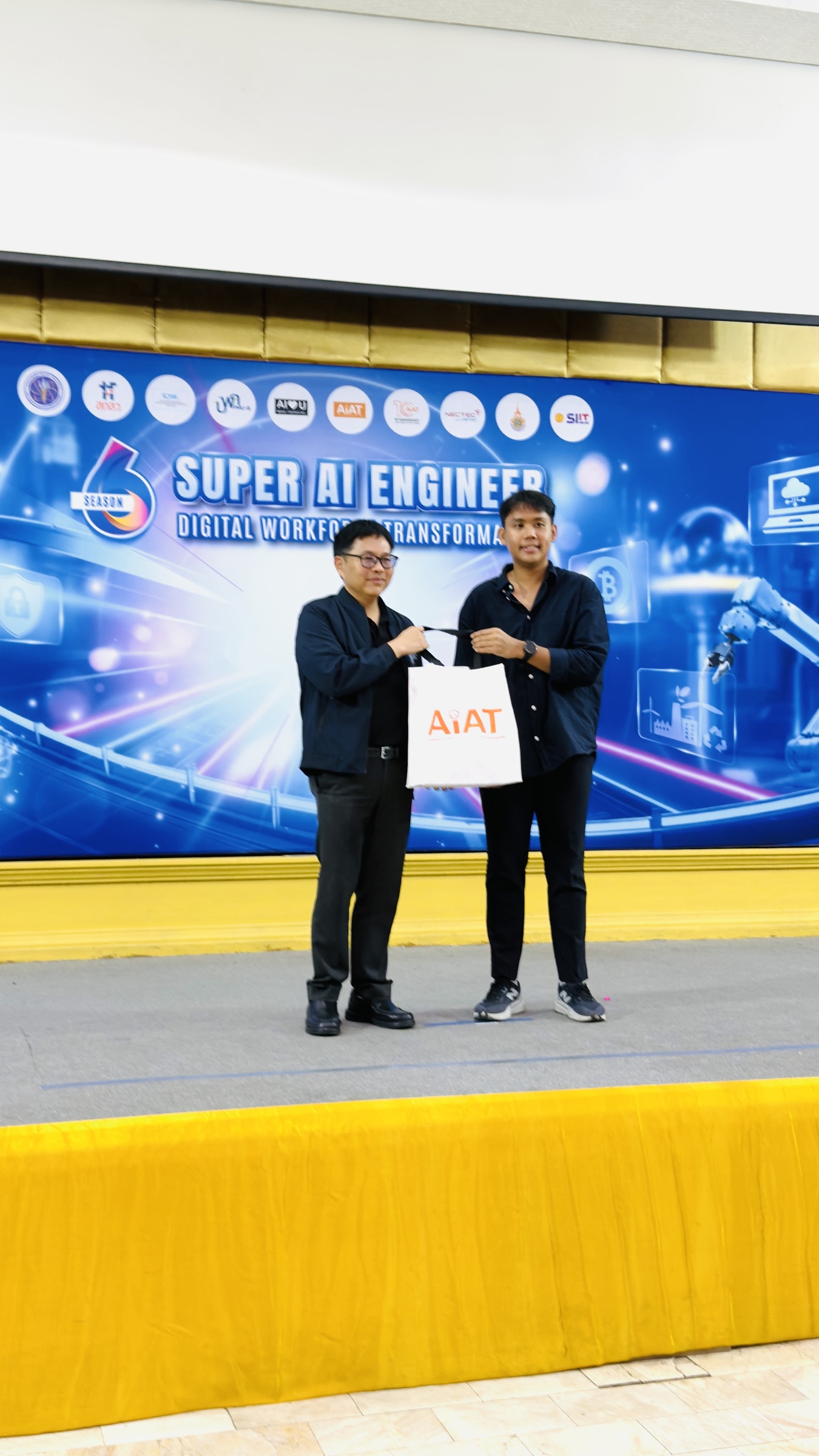 Closing the workshop session at Super AI Engineer Thailand